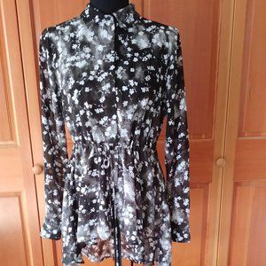 Vera Wang Sheer black & white hi-lo blouse S